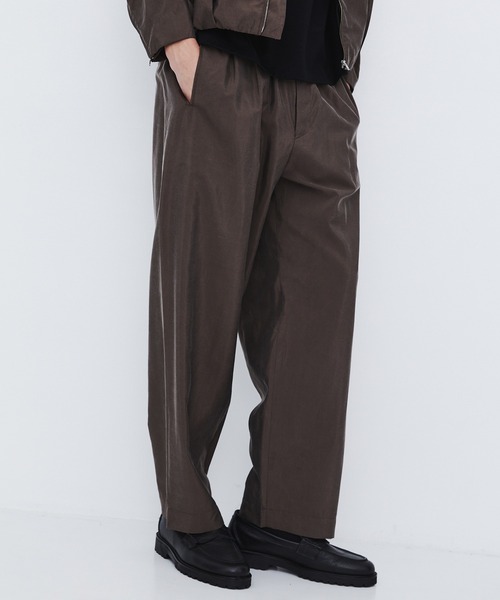UNITED TOKYO（ユナイテッドトウキョウ）の「【数量限定】SILK NYLON EASY PANTS　｜シルク85％/肌離れ/ムレ防止/日本製産（その他パンツ・メンズ・ライトブルーグレー/ブラック/ブラウン・1/2）」の3枚目の写真