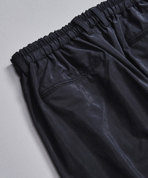 UNITED TOKYO（ユナイテッドトウキョウ）の「【数量限定】SILK NYLON EASY PANTS　｜シルク85％/肌離れ/ムレ防止/日本製産（その他パンツ・メンズ・ライトブルーグレー/ブラック/ブラウン・1/2）」の13枚目の写真