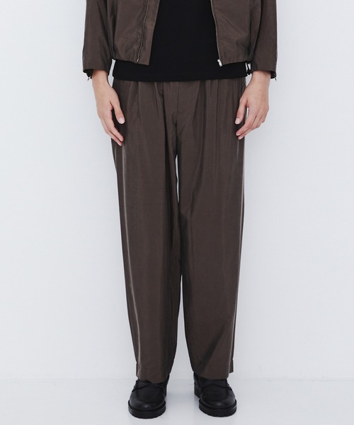 UNITED TOKYO（ユナイテッドトウキョウ）の「【数量限定】SILK NYLON EASY PANTS　｜シルク85％/肌離れ/ムレ防止/日本製産（その他パンツ・メンズ・ライトブルーグレー/ブラック/ブラウン・1/2）」の18枚目の写真