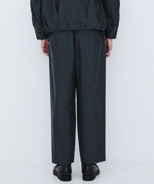 UNITED TOKYO（ユナイテッドトウキョウ）の「【数量限定】SILK NYLON EASY PANTS　｜シルク85％/肌離れ/ムレ防止/日本製産（その他パンツ・メンズ・ライトブルーグレー/ブラック/ブラウン・1/2）」の16枚目の写真