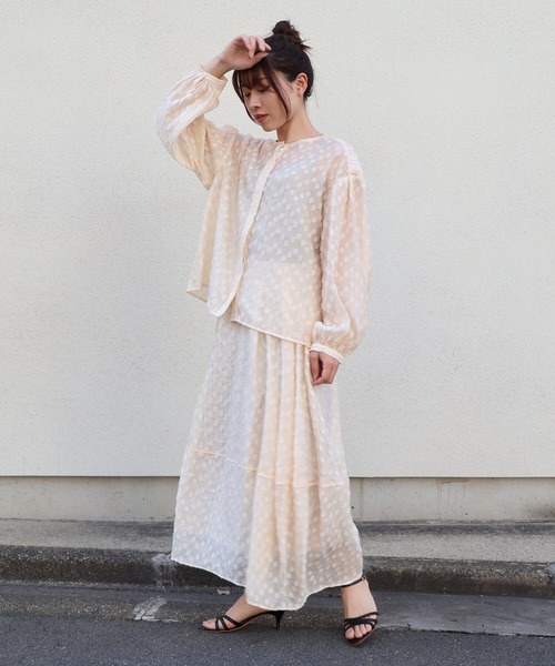 etre relie（エトレリー）の「ドットジャガード前あきブラウス（シャツ/ブラウス・レディース・ライトベージュ/ブラック・MEDIUM）」の8枚目の写真