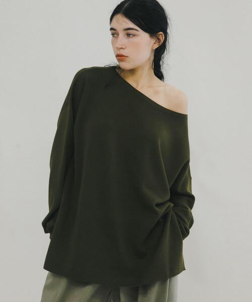 LAATO（ラート）の「off shoulder knit（ニット/セーター・レディース・レッド/カーキ・FREE）」の3枚目の写真