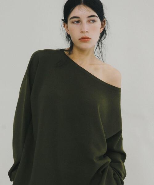 LAATO（ラート）の「off shoulder knit（ニット/セーター・レディース・レッド/カーキ・FREE）」の4枚目の写真