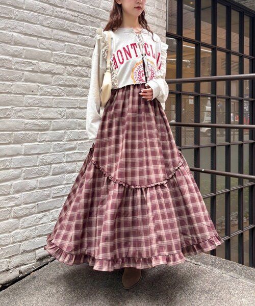 w closet(ダブルクローゼット)の「アソートティアードキャミワンピース(ワンピース・レディース・レッド/ブルー/イエロー/ボルドー/オフホワイト/ブラック・FREE)」の6枚目の写真