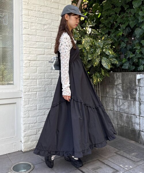 w closet(ダブルクローゼット)の「アソートティアードキャミワンピース(ワンピース・レディース・レッド/ブルー/イエロー/ボルドー/オフホワイト/ブラック・FREE)」の12枚目の写真