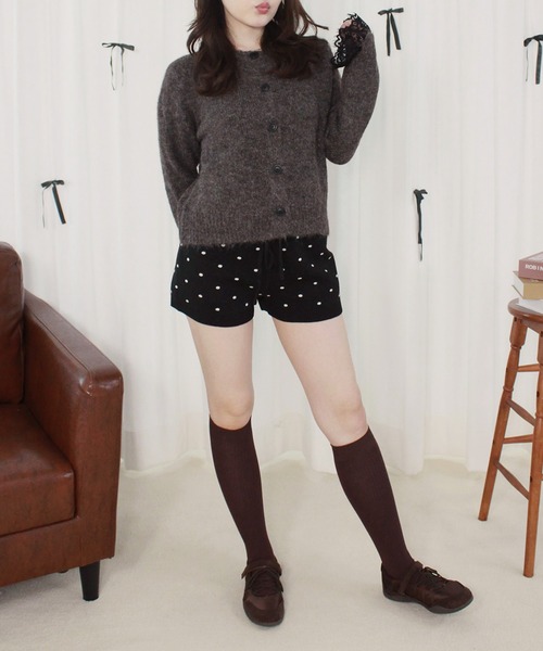 Reurie'（レウリィ）の「ドットニットショートパンツ（セットアップ対応） / ミニ丈 ショート丈 ドット柄 ウエストゴム シンプル モノトーン ニットパンツ（その他パンツ・レディース・ブラック/ネイビー/グレー・FREE）」の4枚目の写真