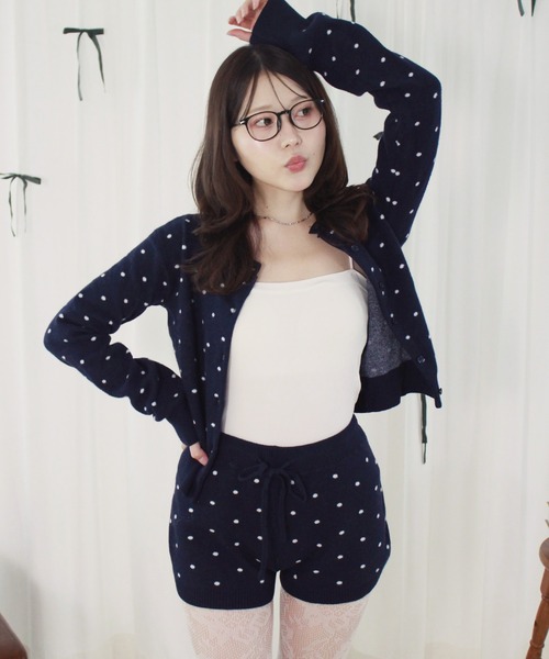 Reurie'（レウリィ）の「ドットニットショートパンツ（セットアップ対応） / ミニ丈 ショート丈 ドット柄 ウエストゴム シンプル モノトーン ニットパンツ（その他パンツ・レディース・ブラック/ネイビー/グレー・FREE）」の6枚目の写真