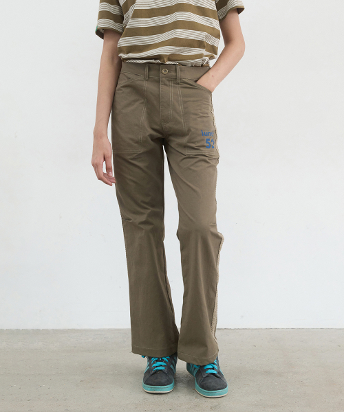 NOCONTENT(ノーコンテント)の「425.ランチブーツカットパンツ_カーキ(その他パンツ・レディース・その他・SMALL/MEDIUM)」の1枚目の写真