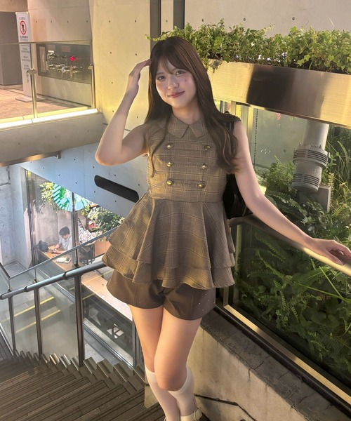 Another Branch olive des olive（アナザーブランチオリーブデオリーブ）の「金ボタンノースリＢＬ（シャツ/ブラウス・レディース・ブラック/ブラウン/チェック・FREE）」の5枚目の写真