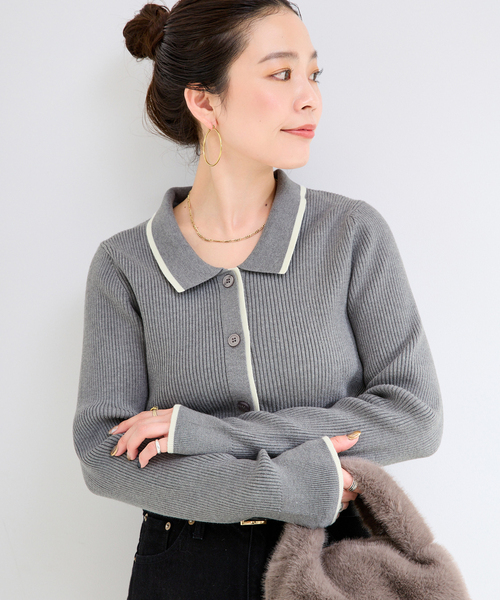 B.C STOCK(ベーセーストック)の「ウォッシャブル / ライン襟付きリブニット(ニット/セーター・レディース・レッド/グレー/ネイビー・FREE)」の1枚目の写真