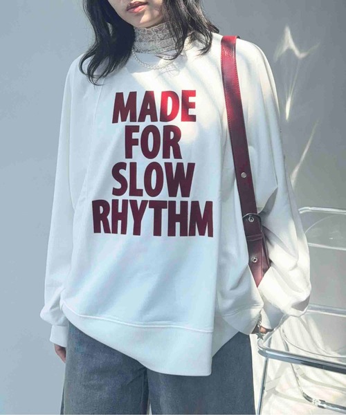 AS KNOW AS plus(アズノゥアズプラス)の「☆フロッキーロゴロンT【UNISEX ITEM】(Tシャツ/カットソー・レディース・オフホワイト/ブラウン/チャコールグレー・FREE)」の4枚目の写真