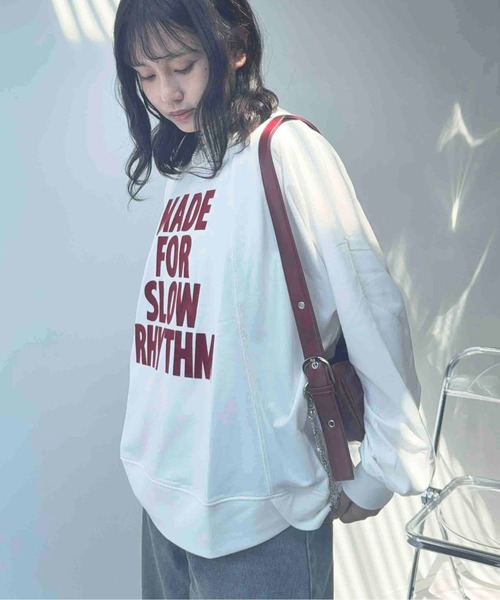 AS KNOW AS plus(アズノゥアズプラス)の「☆フロッキーロゴロンT【UNISEX ITEM】(Tシャツ/カットソー・レディース・オフホワイト/ブラウン/チャコールグレー・FREE)」の5枚目の写真