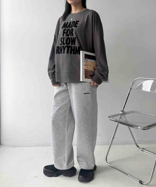 AS KNOW AS plus(アズノゥアズプラス)の「☆フロッキーロゴロンT【UNISEX ITEM】(Tシャツ/カットソー・レディース・オフホワイト/ブラウン/チャコールグレー・FREE)」の19枚目の写真