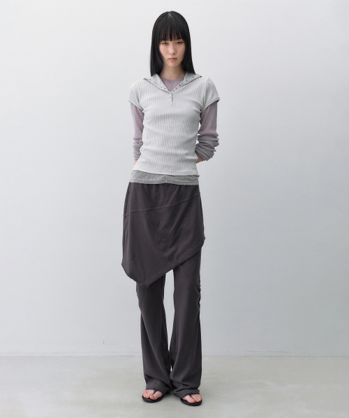 INSILENCE WOMEN（インサイレンスウーマン）の「ダブルレイヤードコットンパンツチャコール（その他パンツ・レディース・その他・SMALL/MEDIUM）」の2枚目の写真