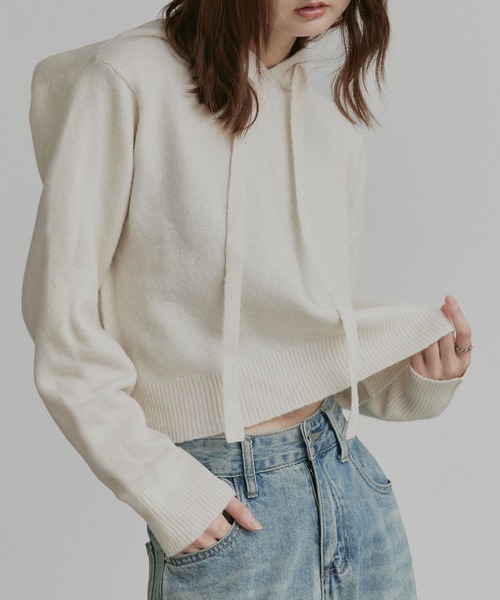 ad thie(アドティエ)の「コンパクト フーディー ニット プルオーバー(ニット/セーター・レディース・グレー/ブラック/アイボリー・FREE)」の3枚目の写真