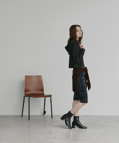 ad thie(アドティエ)の「コンパクト フーディー ニット プルオーバー(ニット/セーター・レディース・グレー/ブラック/アイボリー・FREE)」の5枚目の写真