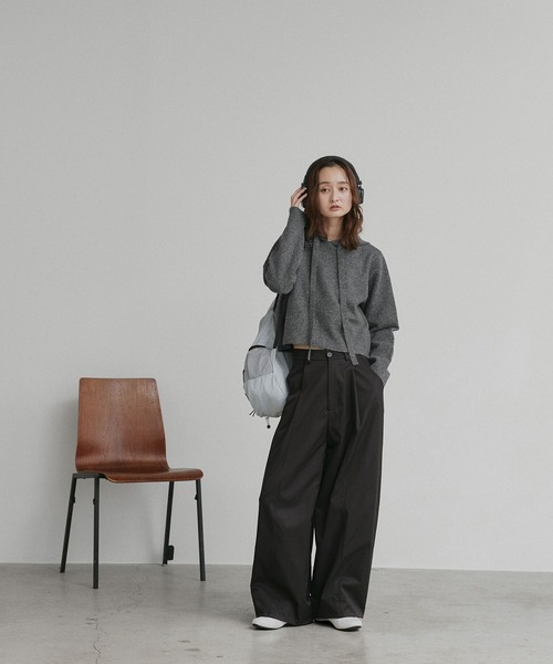 ad thie(アドティエ)の「コンパクト フーディー ニット プルオーバー(ニット/セーター・レディース・グレー/ブラック/アイボリー・FREE)」の15枚目の写真