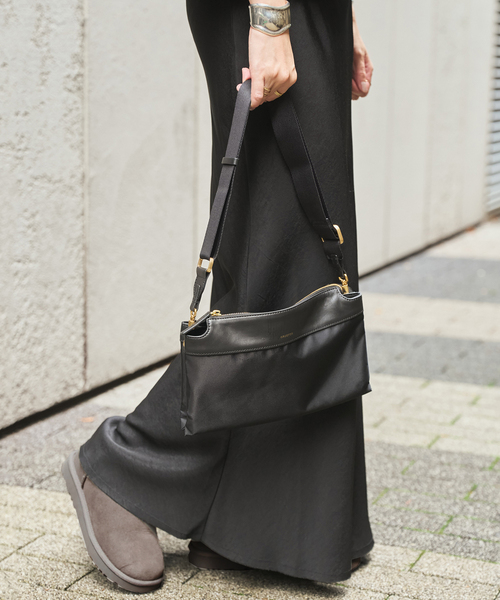 UGG(アグ)の「《追加》UGG/アグ W CLASSIC ULTRA MINI(ブーツ・レディース・ブラウン/チャコールグレー・23cm/25cm/24cm)」の5枚目の写真