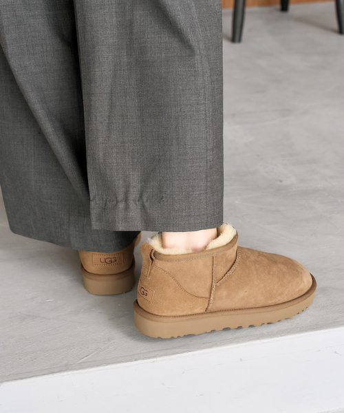 UGG(アグ)の「《追加》UGG/アグ W CLASSIC ULTRA MINI(ブーツ・レディース・ブラウン/チャコールグレー・23cm/25cm/24cm)」の10枚目の写真