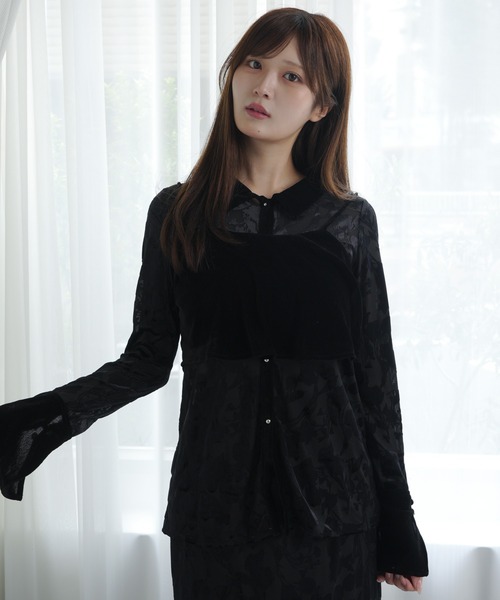 NOELA(ノエラ)の「ベロアビスチェセットオパールブラウス(シャツ/ブラウス・レディース・ネイビー/ブラウン/ブラック・FREE)」の2枚目の写真