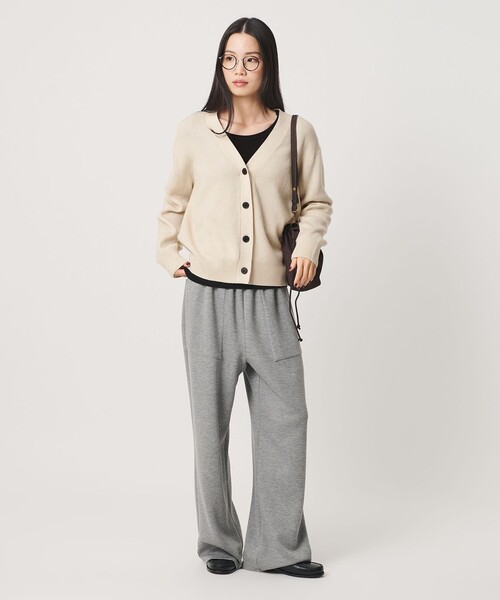 BEAUTY&YOUTH UNITED ARROWS(ビューティーアンドユースユナイテッドアローズ)の「ウールブレンド 畦 Vネックカーディガン ウォッシャブル(カーディガン/ボレロ・レディース・ライトピンク/オフホワイト/ダークブラウン・FREE)」の2枚目の写真