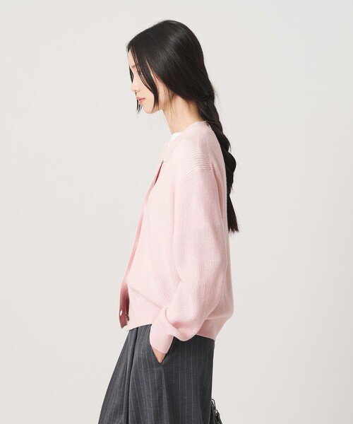 BEAUTY&YOUTH UNITED ARROWS(ビューティーアンドユースユナイテッドアローズ)の「ウールブレンド 畦 Vネックカーディガン ウォッシャブル(カーディガン/ボレロ・レディース・ライトピンク/オフホワイト/ダークブラウン・FREE)」の9枚目の写真