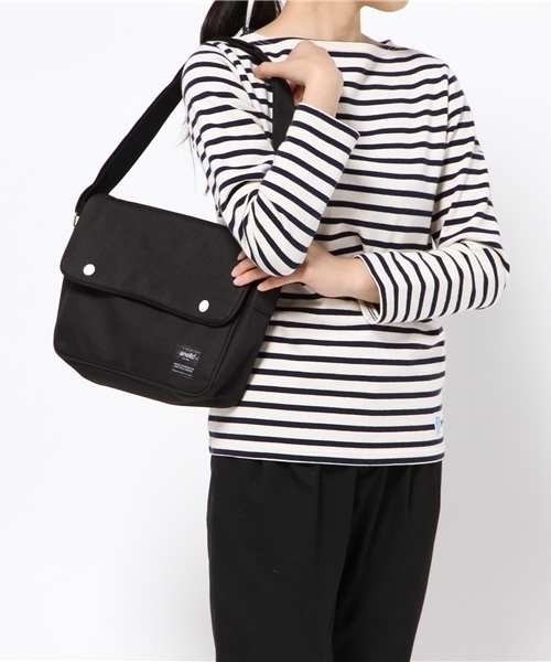 anello（アネロ）の「【anello】 アネロ 杢ポリキャンバスショルダーバッグ       （ショルダーバッグ・レディース・ブラック/レッド・ONE SIZE）」の8枚目の写真