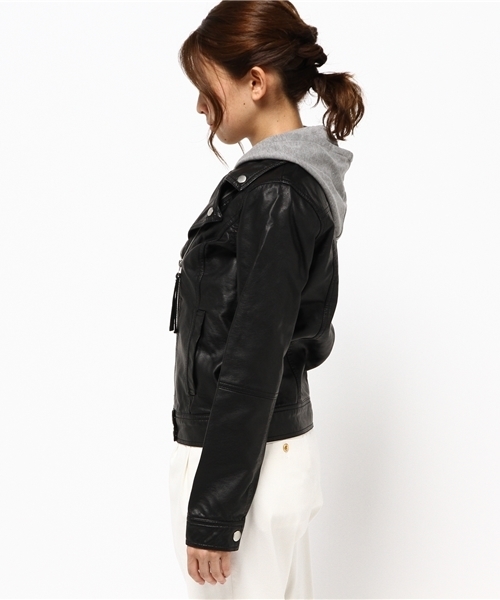 VENCEEXCHANGE（ヴァンスエクスチェンジ）の「合皮ライダースジャケット          （ライダースジャケット・レディース・ベージュ/ブラック・LARGE/MEDIUM）」の4枚目の写真