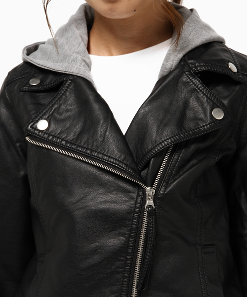 VENCEEXCHANGE（ヴァンスエクスチェンジ）の「合皮ライダースジャケット          （ライダースジャケット・レディース・ベージュ/ブラック・LARGE/MEDIUM）」の6枚目の写真