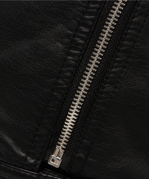 VENCEEXCHANGE（ヴァンスエクスチェンジ）の「合皮ライダースジャケット          （ライダースジャケット・レディース・ベージュ/ブラック・LARGE/MEDIUM）」の11枚目の写真