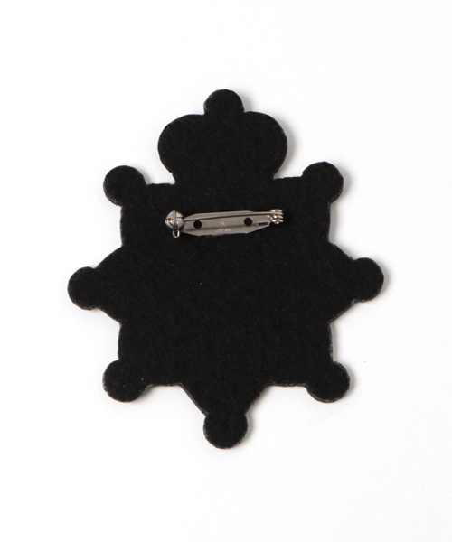 CHUBBYGANG（チャビーギャング）の「エンブレムブローチ（その他小物・キッズ・ネイビー/ダークインディゴブルー/ブラック/ブラック系その他・FREE）」の5枚目の写真