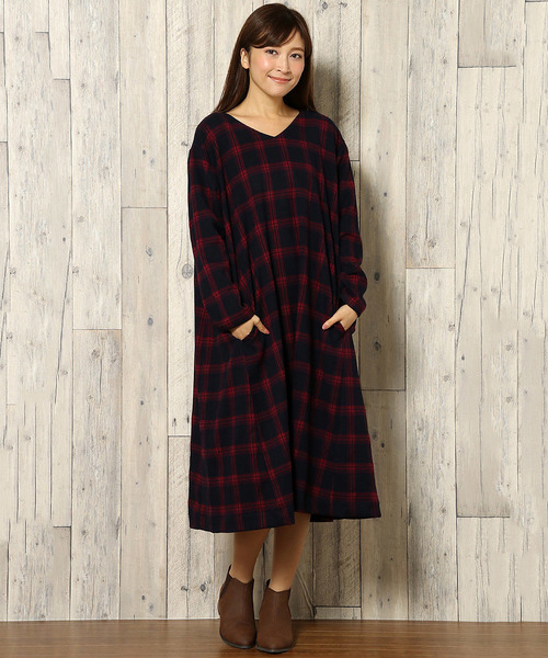 LBC（エルビーシー）の「Vネックワンピース （ワンピース・レディース・ネイビー/Red/チャコールグレー・MEDIUM/LARGE）」の3枚目の写真