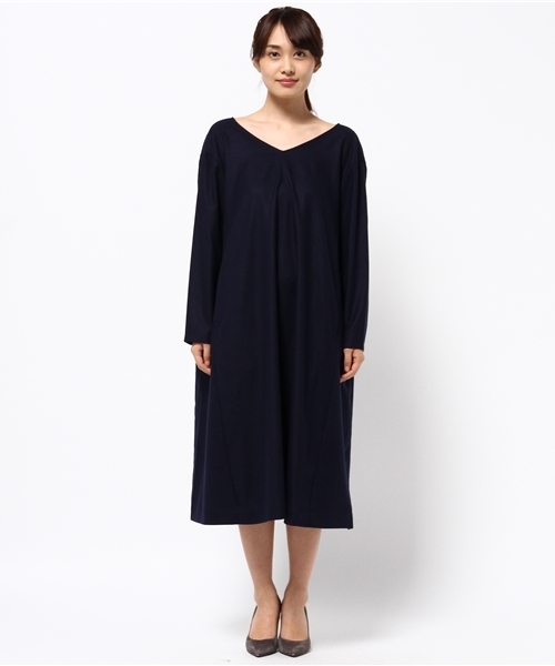 LBC（エルビーシー）の「Vネックワンピース （ワンピース・レディース・ネイビー/Red/チャコールグレー・MEDIUM/LARGE）」の4枚目の写真
