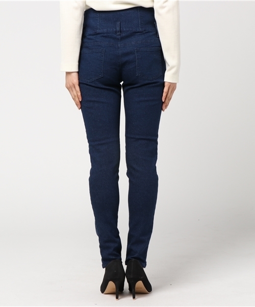 Honeys(ハニーズ)の「ハイウエストスキニーパンツ(デニムパンツ・レディース・ライトインディゴブルー/インディゴブルー/ワンウォッシュ・L/M/S)」の6枚目の写真