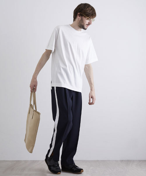 UNITED TOKYO（ユナイテッドトウキョウ）の「ビッグシルエットカットソー（Tシャツ/カットソー・メンズ・ピンク/ブラック/イエロー/オフホワイト/グリーン/ブルー・2/3/1）」の17枚目の写真