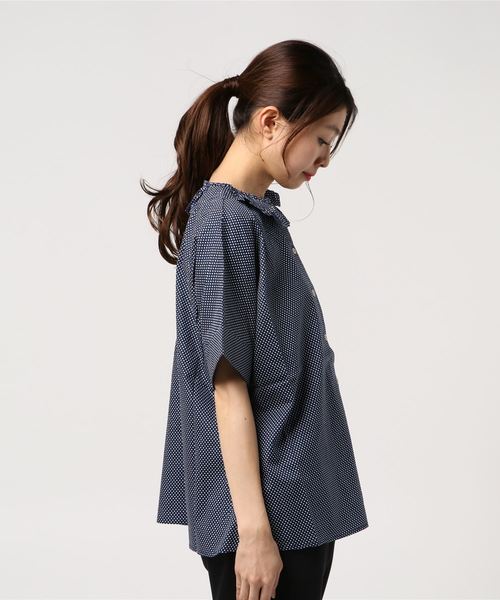 POU DOU DOU（プードゥドゥ）の「フリルカラードルマンブラウス（シャツ/ブラウス・レディース・ネイビー/オフホワイト/ブルー・3）」の6枚目の写真