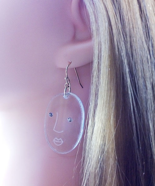 tone（トーン）の「【Ongos】Face ピアス（ピアス（両耳用）・レディース・ブラック/ゴールド・FREE）」の2枚目の写真