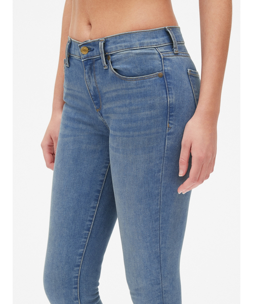 GAP（ギャップ）の「ミッドライズ トゥルースキニージーンズ（スカルプト）（デニムパンツ・レディース・ブルー系その他・28inch/29inch/24inch/25inch/26inch/27inch/23inch）」の3枚目の写真