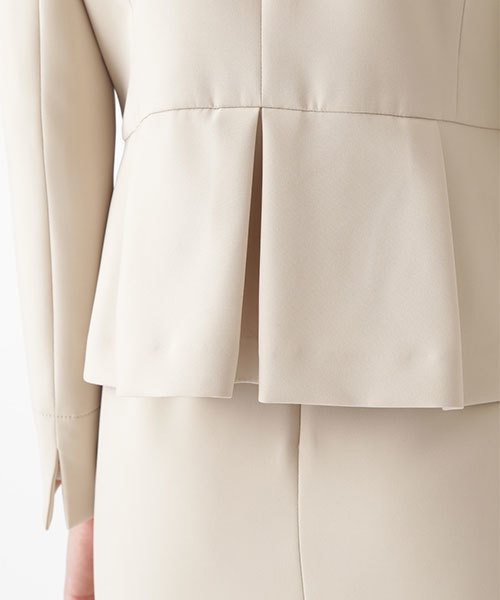 JILL STUART(ジルスチュアート)の「◆《Endy ROBE》グレタスーツペプラムジャケット(ノーカラージャケット・レディース・ブラック/ベージュ・SMALL/MEDIUM)」の10枚目の写真