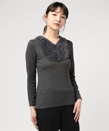 胸元ファー付きVネックトップス