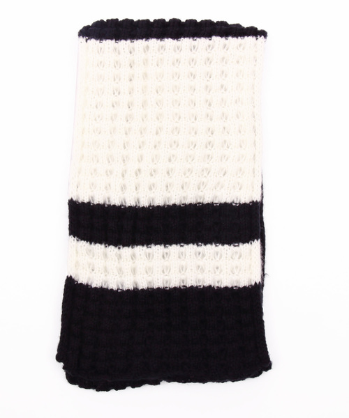 ８(eight)（エイト）の「ワッフル ライン ロングマフラー（マフラー・メンズ・ブラック×グレー/ブラック×ホワイト/ネイビー×ホワイト・FREE）」の5枚目の写真