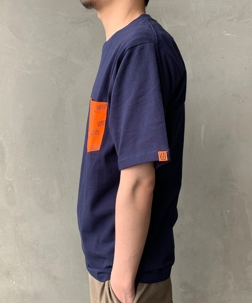 UNIVERSAL OVERALL（ユニバーサルオーバーオール）の「[UNIVERSAL OVERALL/ユニバーサルオーバーオール] 別注 モノグラムポケットTシャツ（Tシャツ/カットソー・メンズ・ホワイト/ブラック/ネイビー/ホワイト系その他/オレンジ・S/M/L/XL）」の11枚目の写真