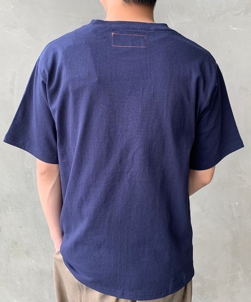 UNIVERSAL OVERALL（ユニバーサルオーバーオール）の「[UNIVERSAL OVERALL/ユニバーサルオーバーオール] 別注 モノグラムポケットTシャツ（Tシャツ/カットソー・メンズ・ホワイト/ブラック/ネイビー/ホワイト系その他/オレンジ・S/M/L/XL）」の10枚目の写真