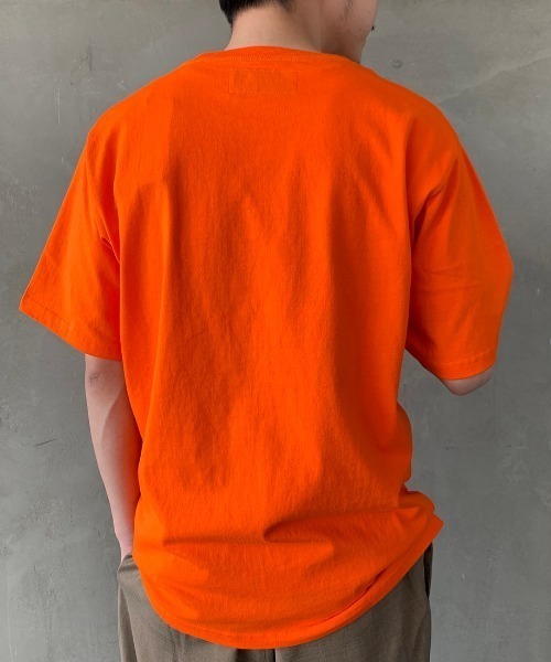 UNIVERSAL OVERALL（ユニバーサルオーバーオール）の「[UNIVERSAL OVERALL/ユニバーサルオーバーオール] 別注 モノグラムポケットTシャツ（Tシャツ/カットソー・メンズ・ホワイト/ブラック/ネイビー/ホワイト系その他/オレンジ・S/M/L/XL）」の15枚目の写真