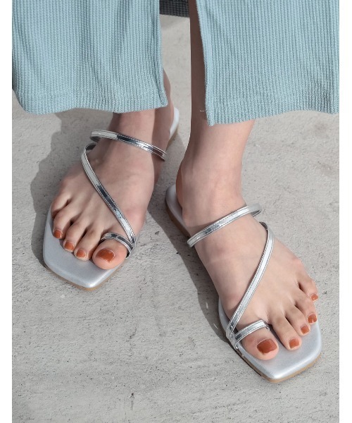 Re:EDIT(リエディ)の「親指リングビーチサンダル(サンダル・レディース・ブラック/シルバー/ゴールド/キャメル/パイソン・SMALL/MEDIUM/LARGE/X-LARGE/XX-LARGE)」の3枚目の写真