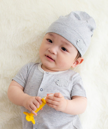 POMPKINS（ポプキンズ）の「【pompkinsbaby（ポプキンズベビー）】モチーフ付き細ボーダーワッチキャップ（キャップ）」