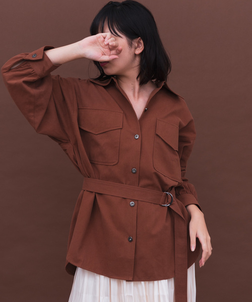 Aunt Marie's（アントマリーズ）の「AUNT MARIE'S ベルト付きサファリシャツ（シャツ/ブラウス・レディース・ブラック/ブラウン/カーキ・FREE）」の3枚目の写真