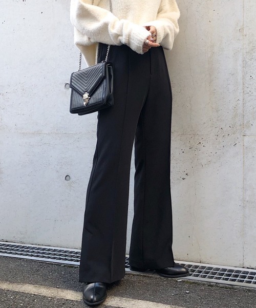 PAGEBOY(ページボーイ)の「ストレッチピンタックフレア2(その他パンツ・レディース・ブラック/ダークブラウン・SMALL/MEDIUM)」の2枚目の写真