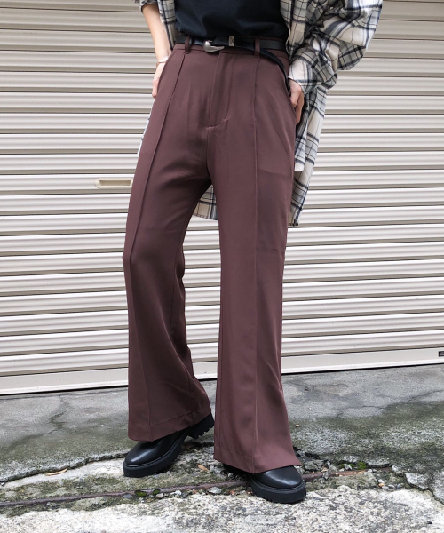 PAGEBOY(ページボーイ)の「ストレッチピンタックフレア2(その他パンツ・レディース・ブラック/ダークブラウン・SMALL/MEDIUM)」の6枚目の写真