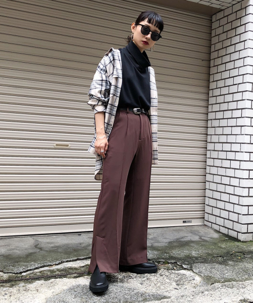 PAGEBOY(ページボーイ)の「ストレッチピンタックフレア2(その他パンツ・レディース・ブラック/ダークブラウン・SMALL/MEDIUM)」の3枚目の写真